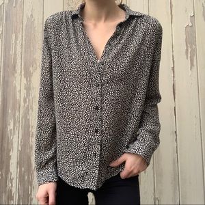 Button-up loose collared shirt